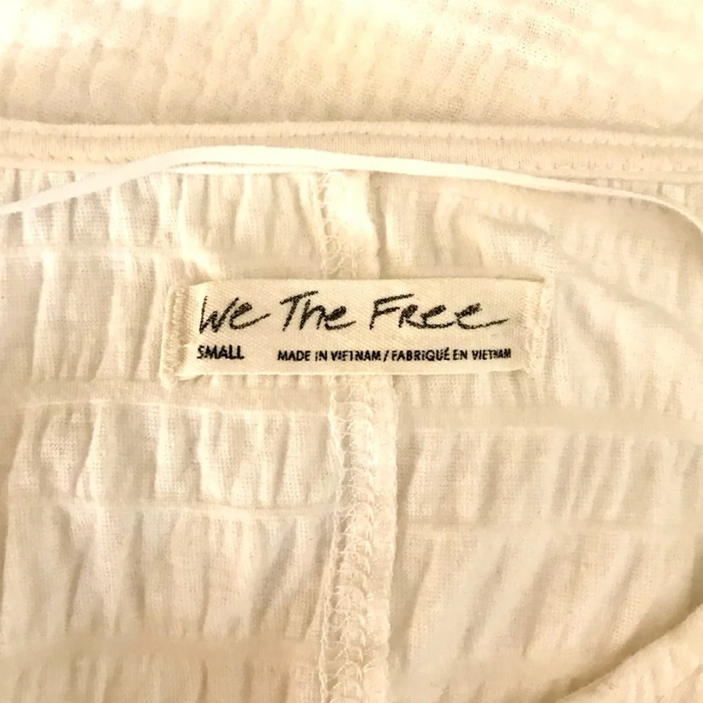 FP We The Free Flower Power White V-Neck Textured Gauze Raw Hem Top size S EUC - Picture 15 of 15